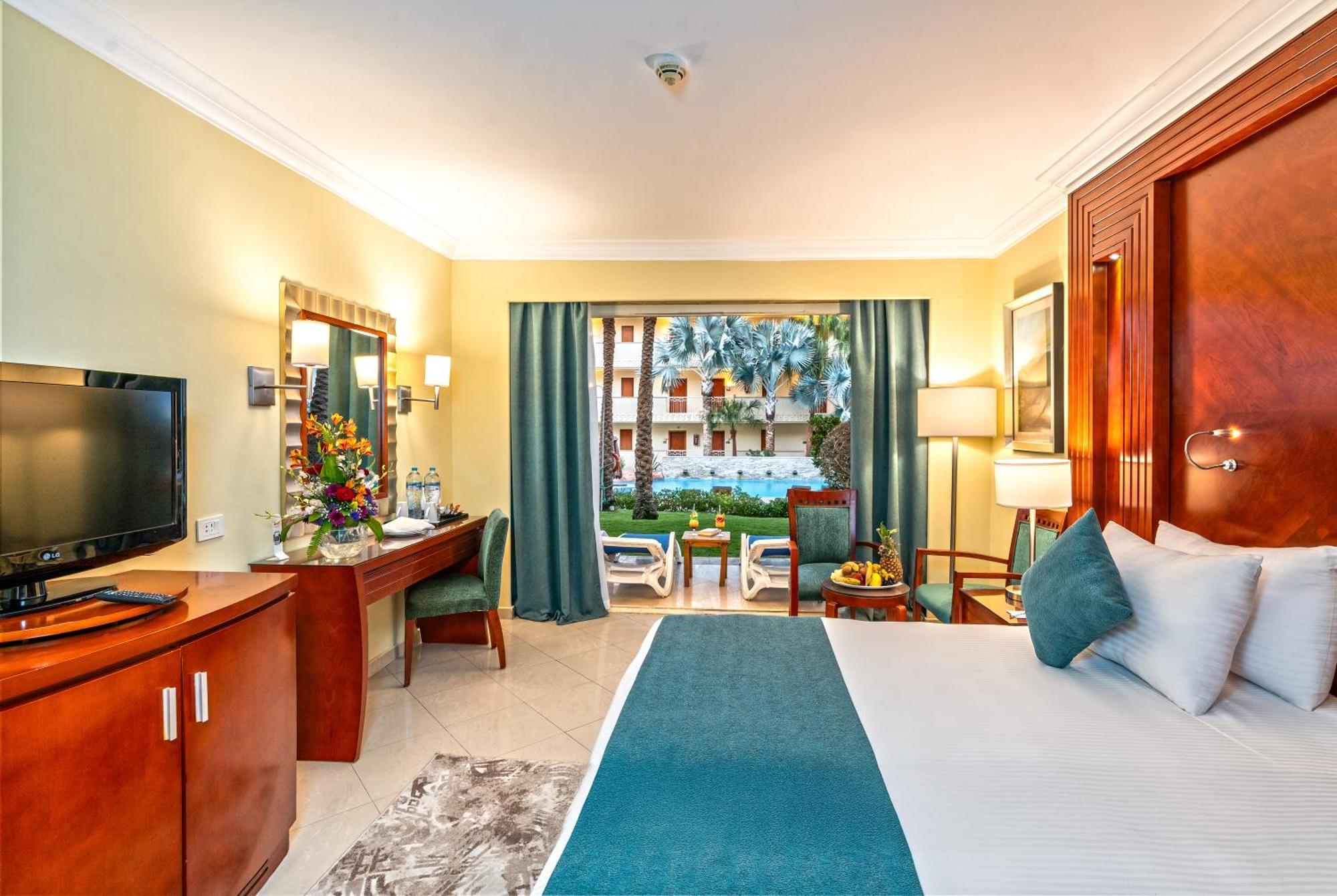 Triple Room with Pool View
